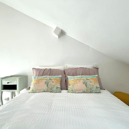 Studio Jade : Charmant Logement Place Clemenceau Pau Exterior foto