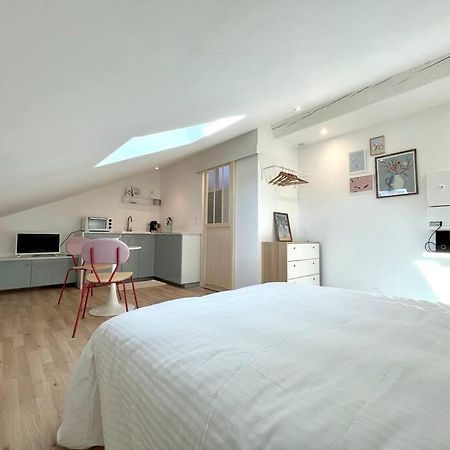 Studio Jade : Charmant Logement Place Clemenceau Pau Exterior foto