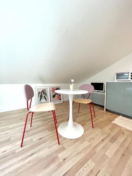 Studio Jade : Charmant Logement Place Clemenceau Pau Exterior foto