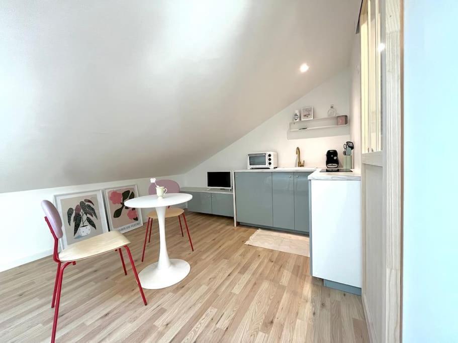 Studio Jade : Charmant Logement Place Clemenceau Pau Exterior foto