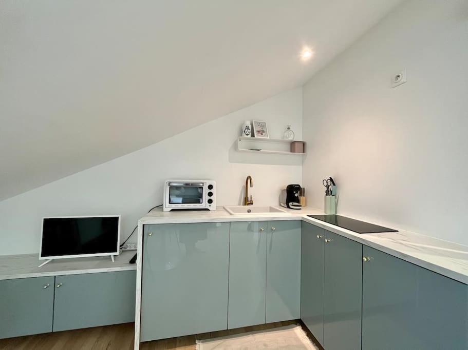 Studio Jade : Charmant Logement Place Clemenceau Pau Exterior foto