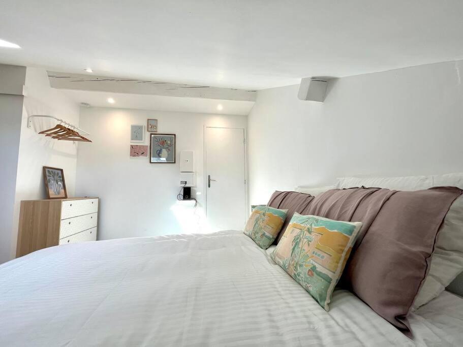 Studio Jade : Charmant Logement Place Clemenceau Pau Exterior foto